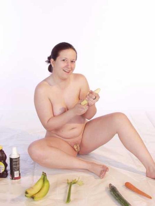 15P Slutty chubby messed up food fucker