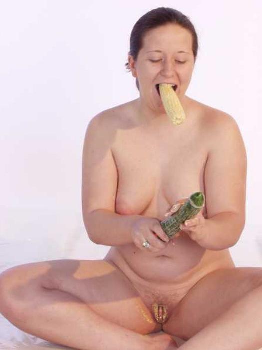 15P Slutty chubby messed up food fucker