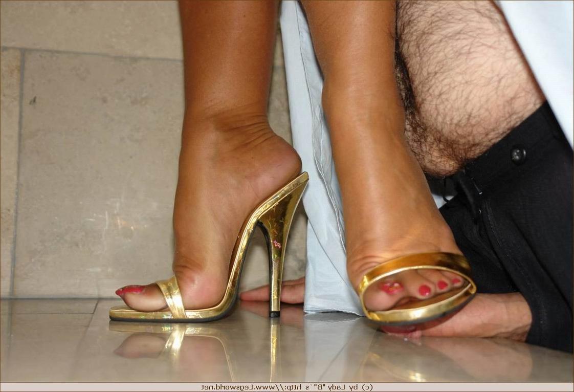 12P Leggy mature ladies squeezing slaves cock with their foot