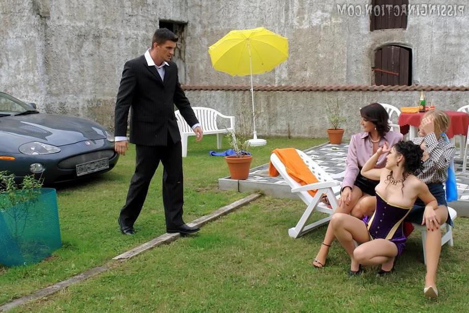 19P Hot babes and horny guy have watersports party in the open