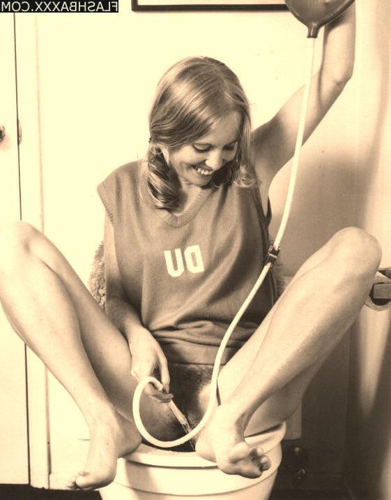 16P Retro babes in enema action