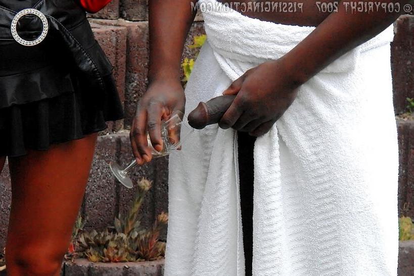 19P Hot ladies and black guy have steamy piss party in a garden