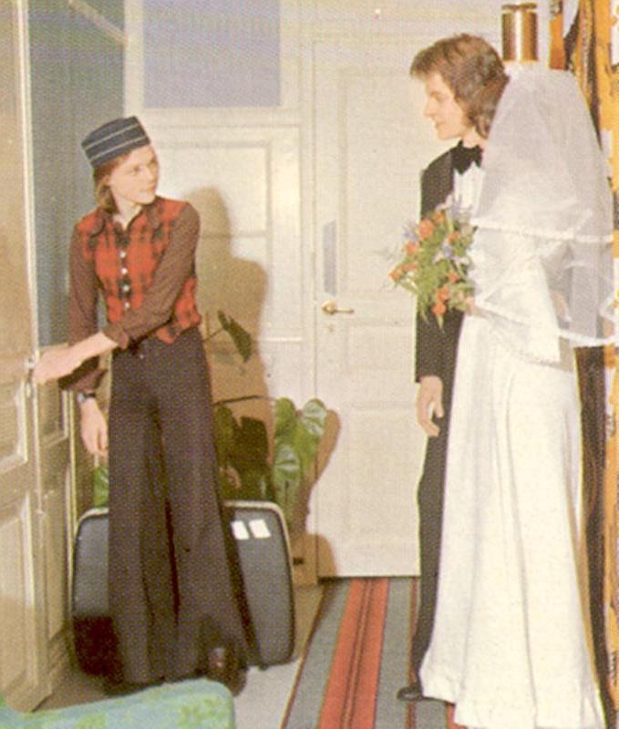 16P Retro bride gets fucked by her groom and the picolo