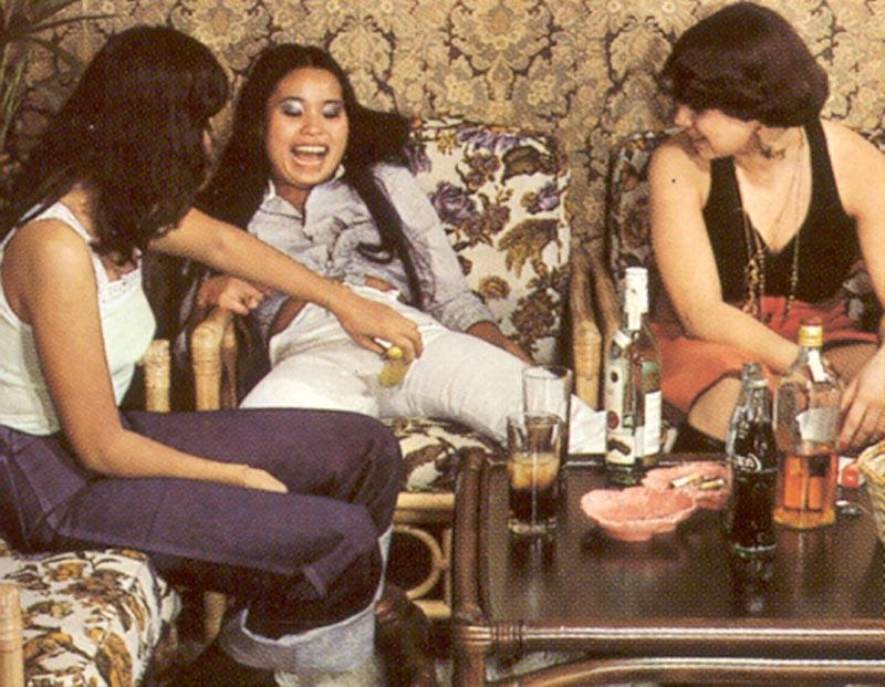 16P Four seventies lesbians playing dirty games