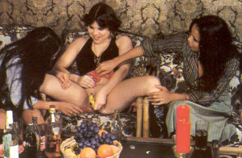 16P Four seventies lesbians playing dirty games