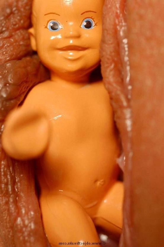 16P bizarre object insertion close-up