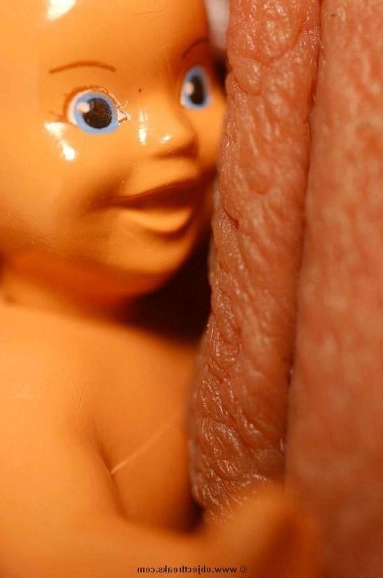 16P bizarre object insertion close-up