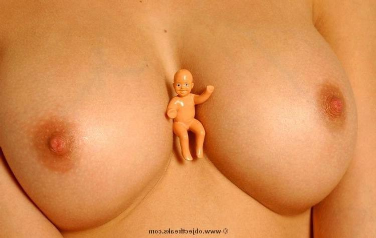 16P bizarre object insertion close-up