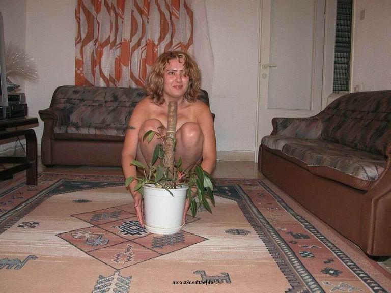 16P amateur bizarre object insertion