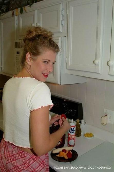 15P Amateur messy cumshot with food