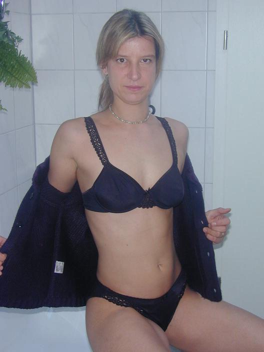 16P Kinky Chocolate Momma in the Bathtub