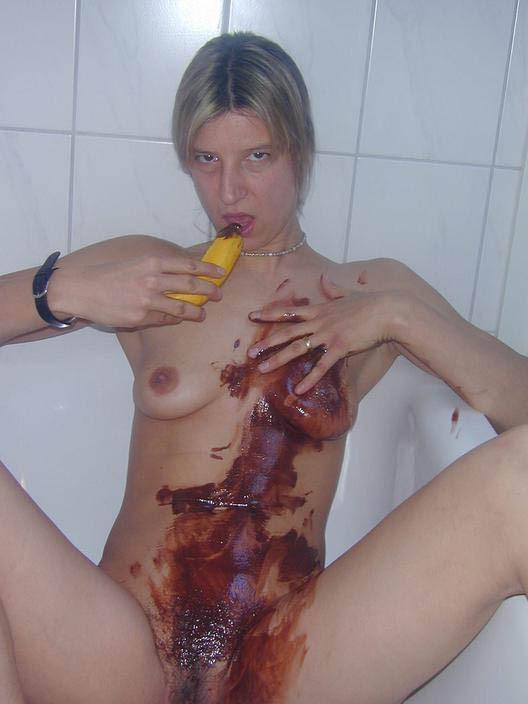 16P Kinky Chocolate Momma in the Bathtub