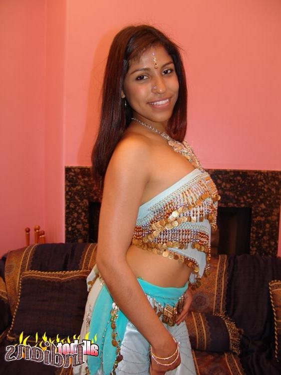 15P Cutie Indian bitch strips lascivious and shows her fuckable booty