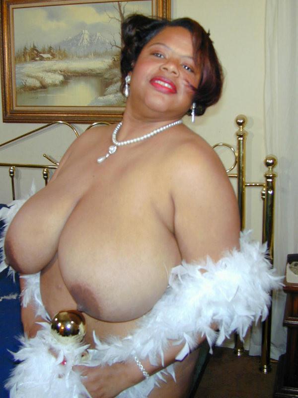 15P Monster tits ebony fattie in office