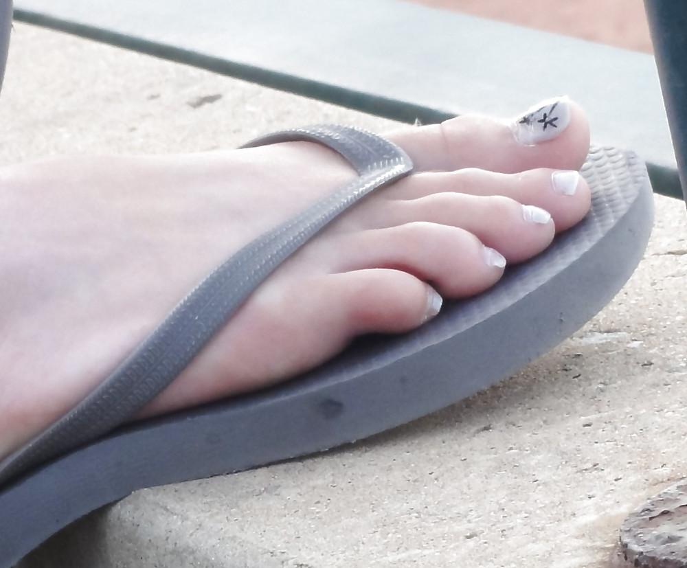 25P Candid feet at the ballpark