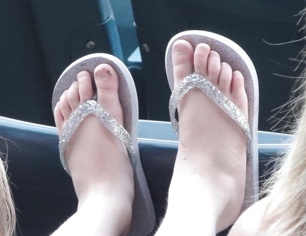 25P Candid feet at the ballpark