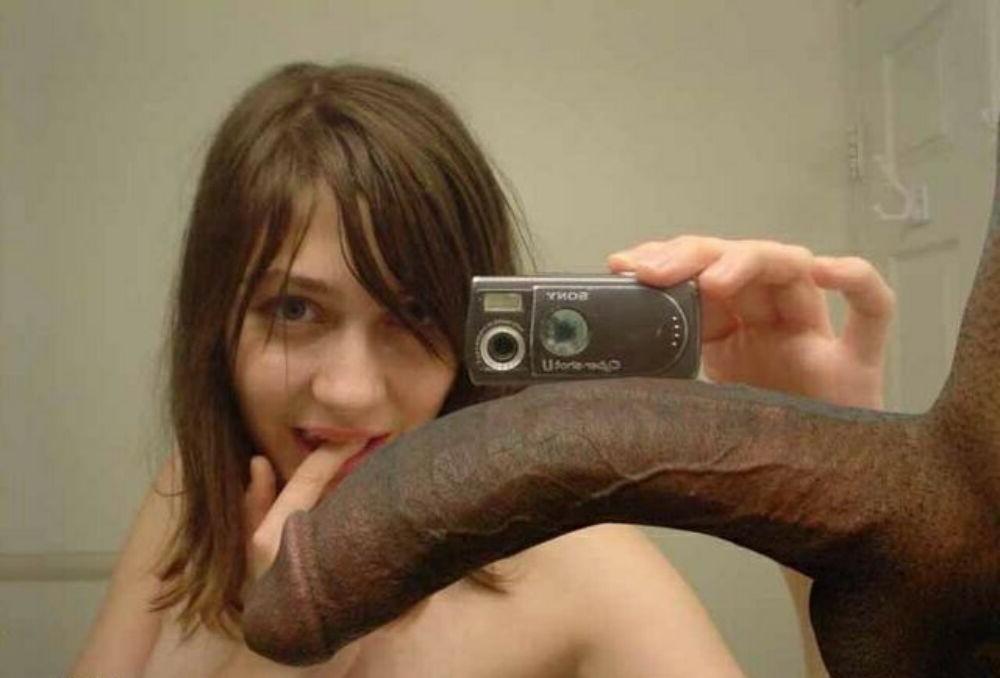 15P Thug Girlfriends taking black cock picture gallery 5