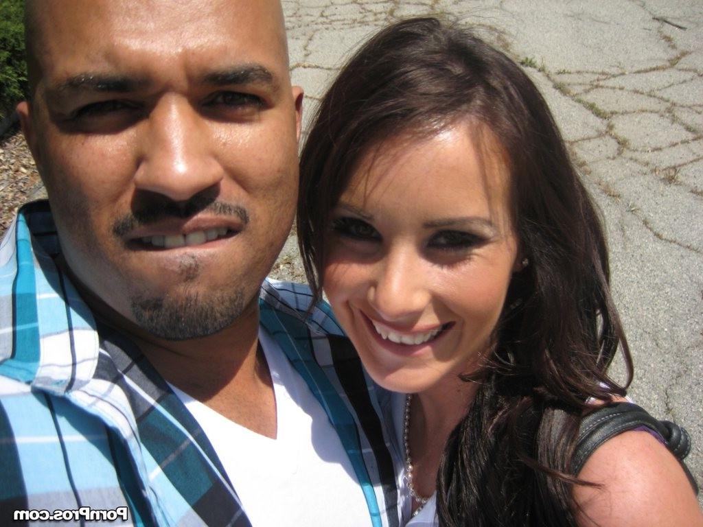 16P Nympho Mia Valentine loves big black meat insde