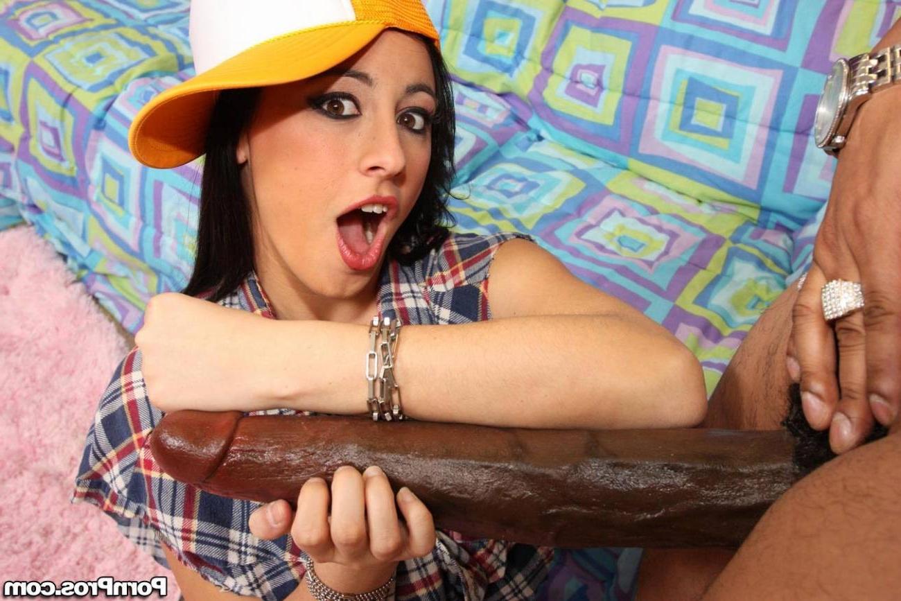 16P Gorgeous amateur brunette sucks and fucks huge black cock