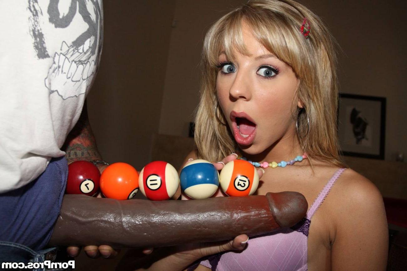 16P Raunchy blonde babe sucking huge black cock with passion
