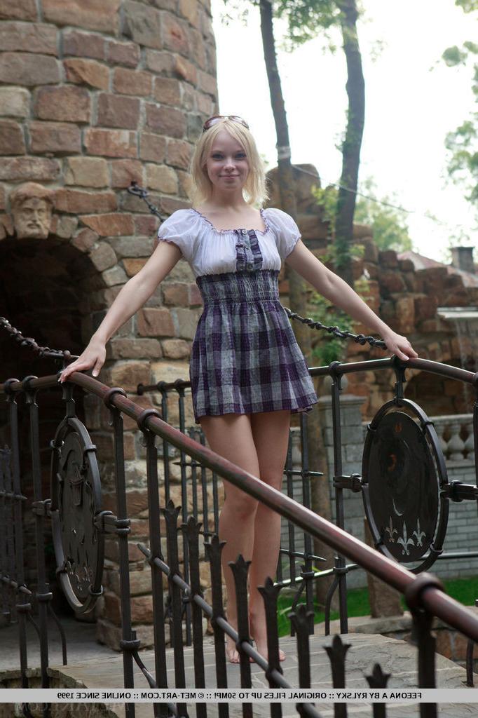 18P Cute blonde Euro girl