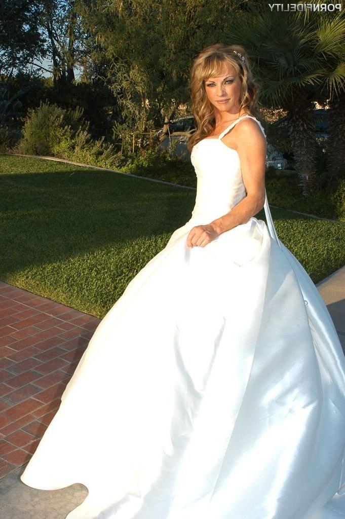 16P Shayla LaVeaux in her trailer park wedding night