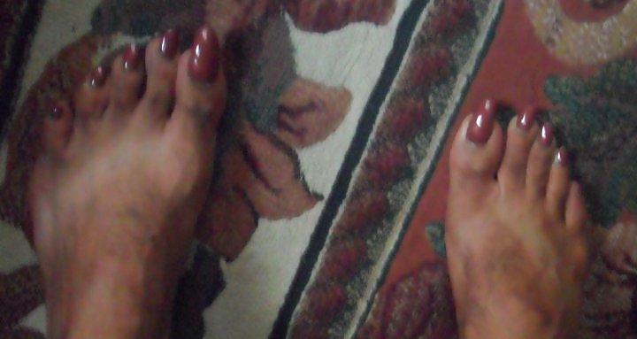 25P Feet feet
