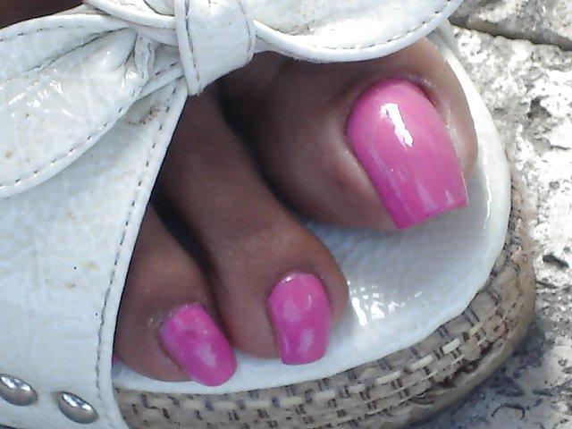 25P Feet feet