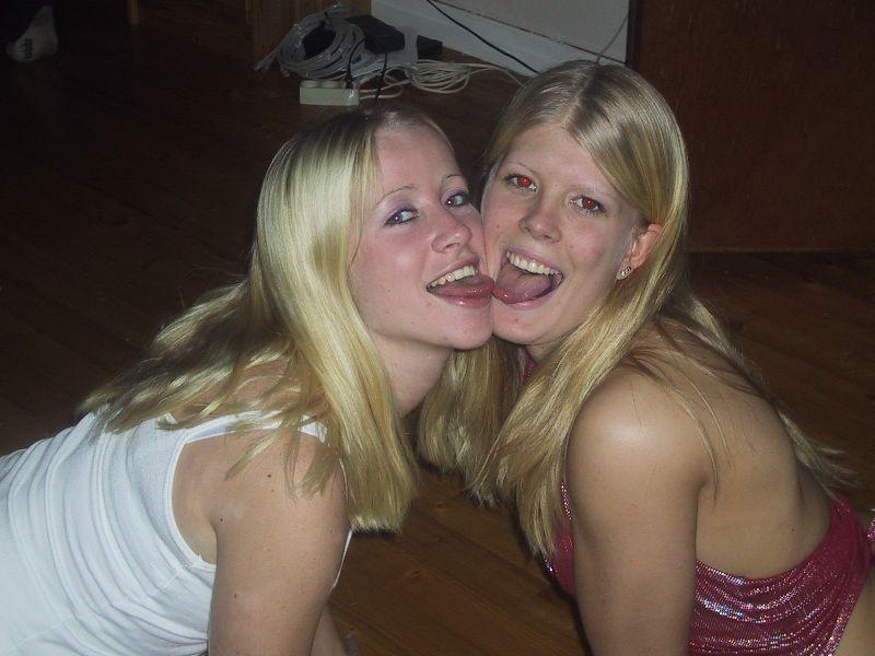 16P Pics of real girlfriends taken by their boyfriends