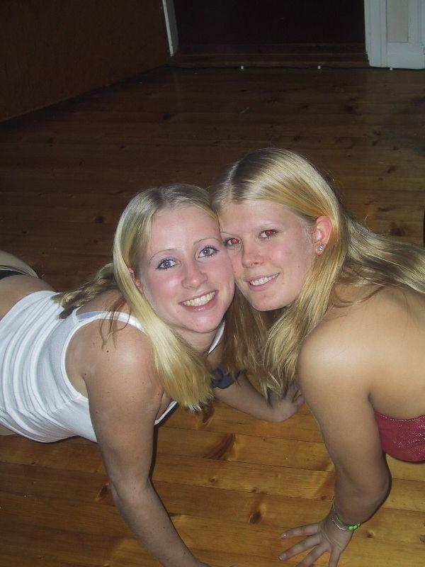 16P Pics of real girlfriends taken by their boyfriends
