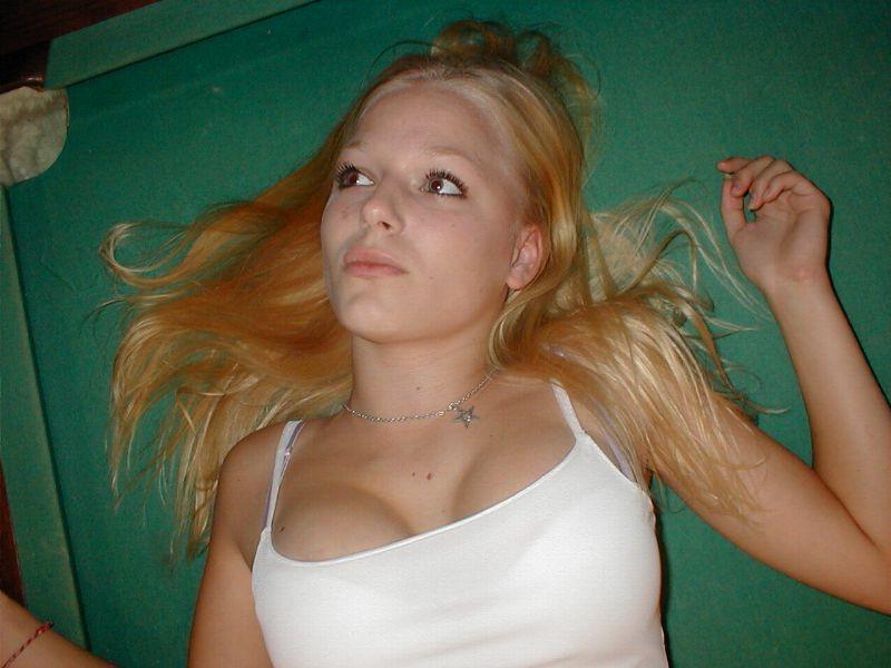 16P Pics of real girlfriends taken by their boyfriends