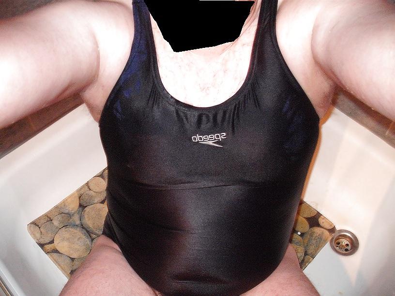 11P Play with shaving cream in swimsuit