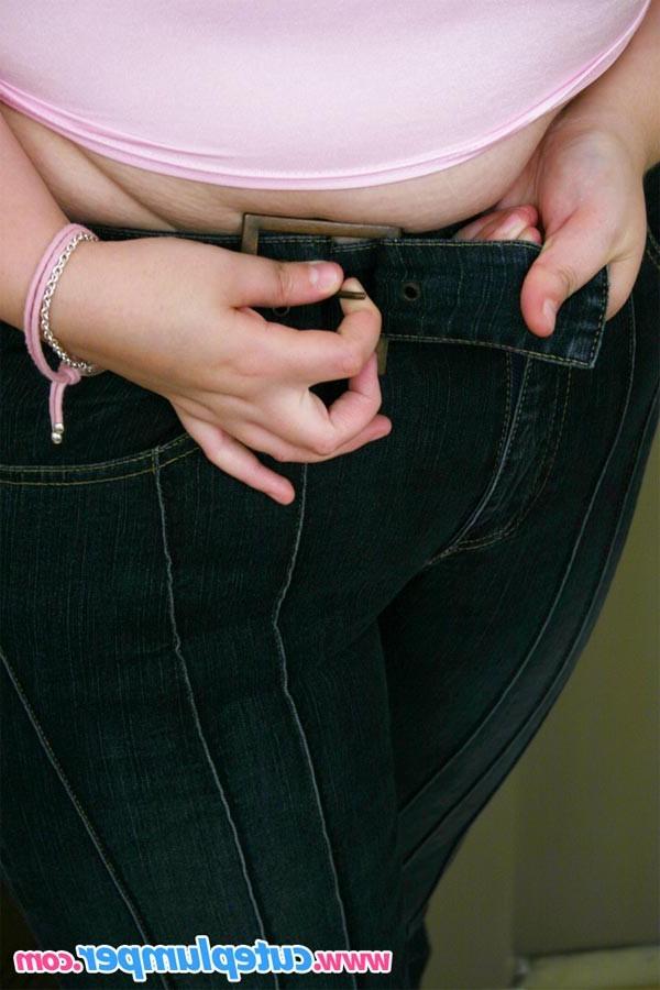 16P Chubby blonde squeezed in tight denim jeans