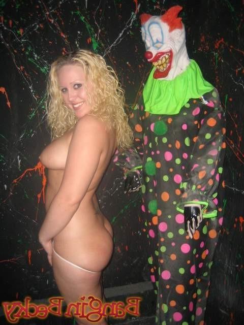15P Plump blonde teen gets naked in halloween gallery