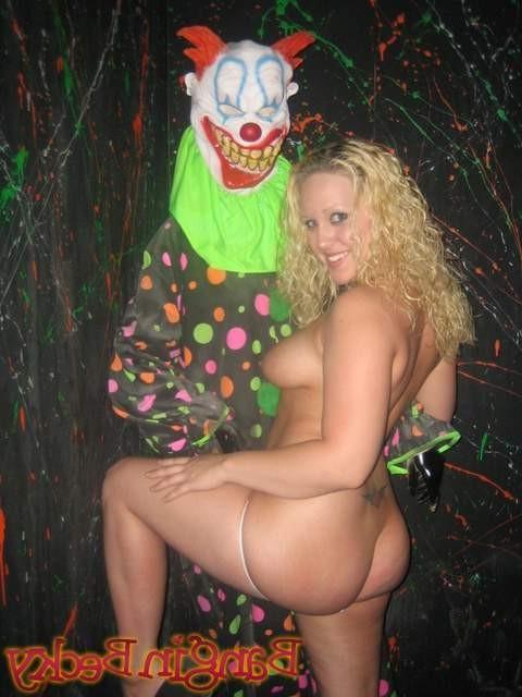 15P Plump blonde teen gets naked in halloween gallery
