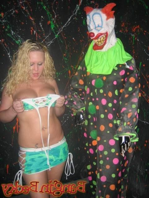 15P Plump blonde teen gets naked in halloween gallery
