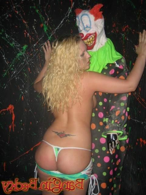 15P Plump blonde teen gets naked in halloween gallery