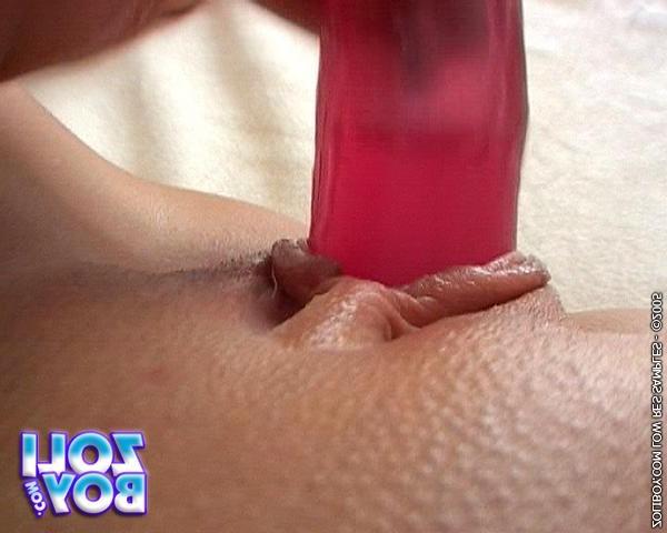 16P Nasty masturbating, stripping and peeing action