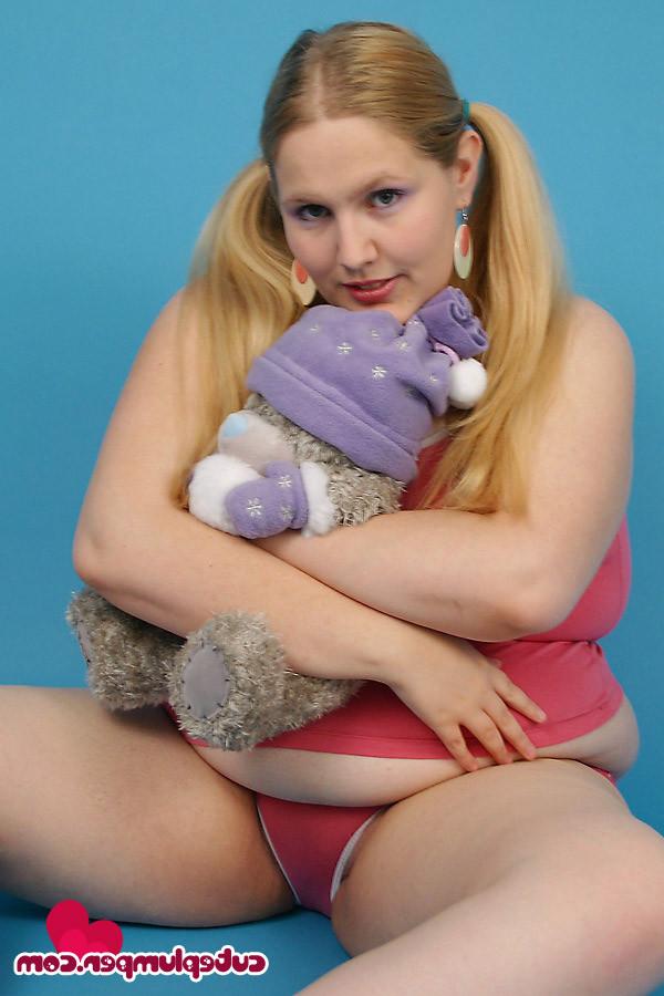 15P cute blonde plumper shows you her plushie