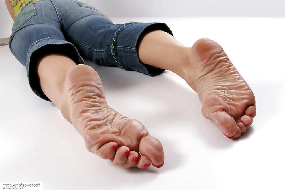9P Sexy mature feet collections piedi donne mature