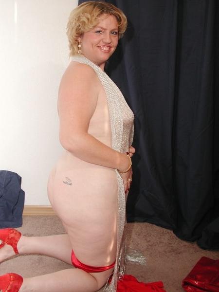 20P Chubby blonde amateur