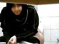 14P Arab bitch on toilet