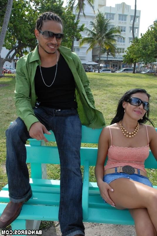 16P Castro drove the monster into her pussy.
