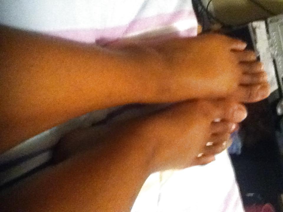 25P Beautiful feet