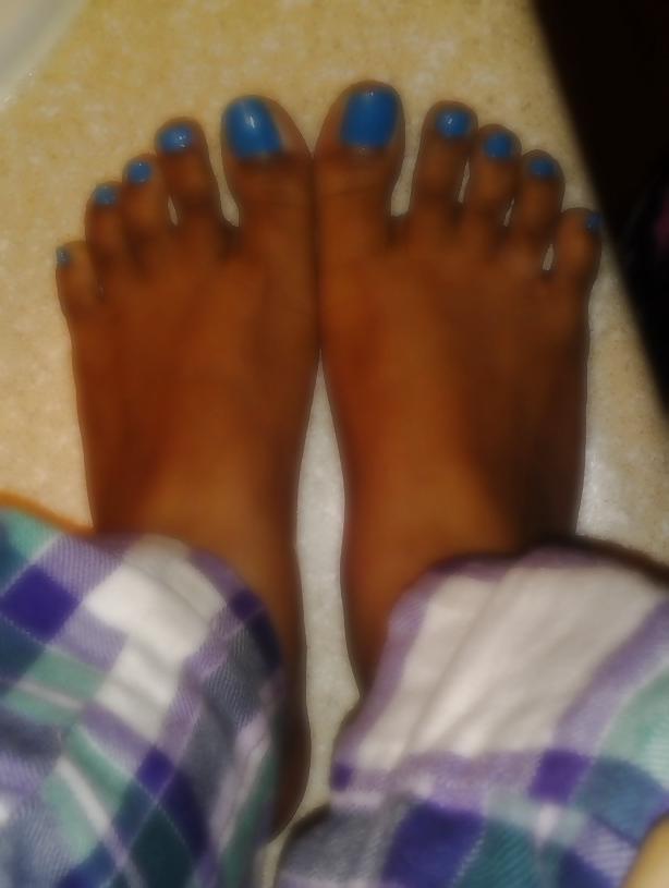 25P Beautiful feet