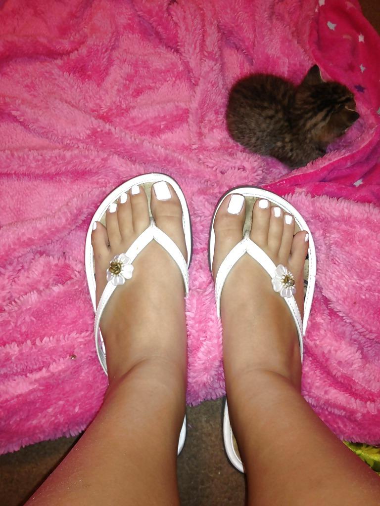 25P Beautiful feet