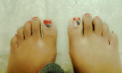 25P Beautiful feet