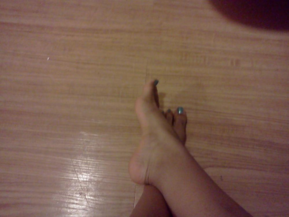 25P Beautiful feet
