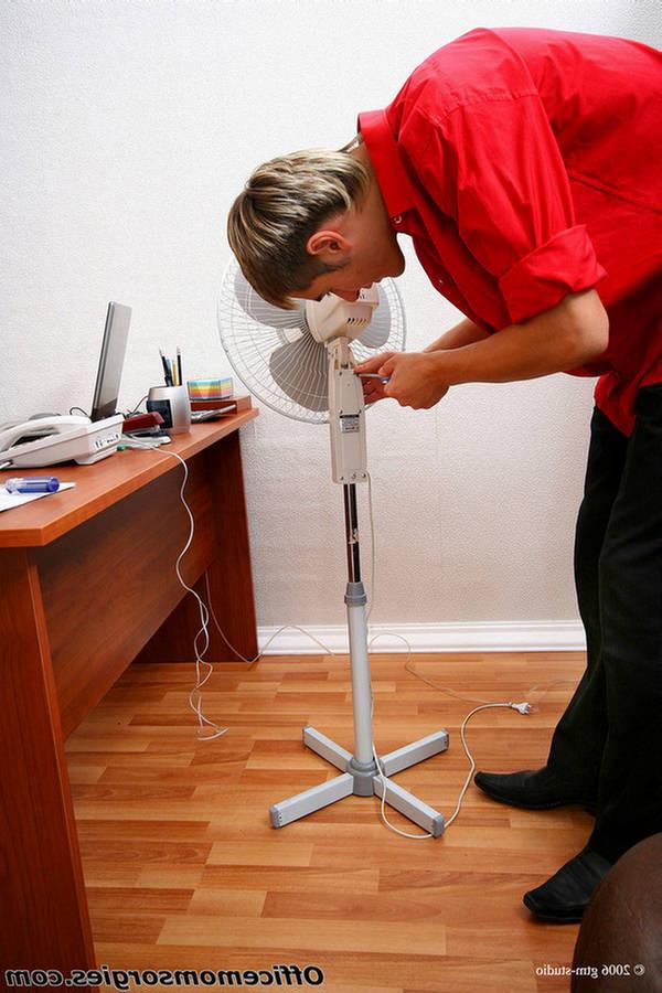 20P IT guy stays in the office and gets seduced by a slutty mature brunette