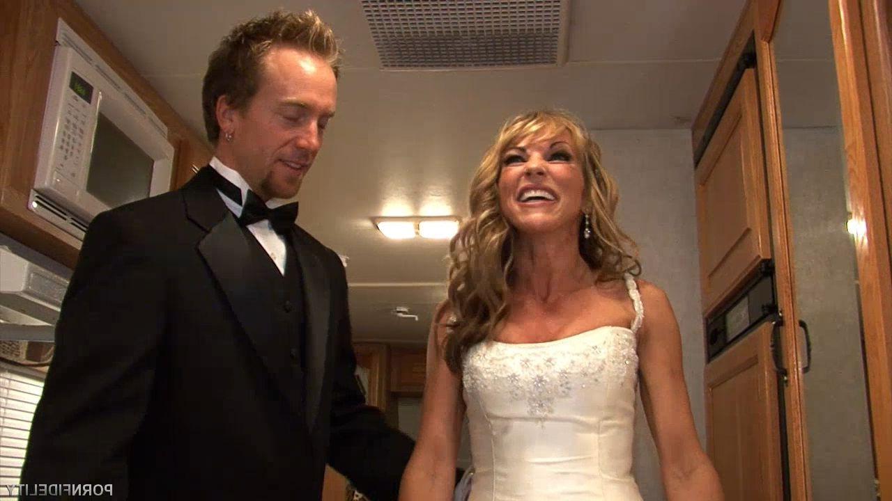 16P New bride Shayla Levoux banged in her new home